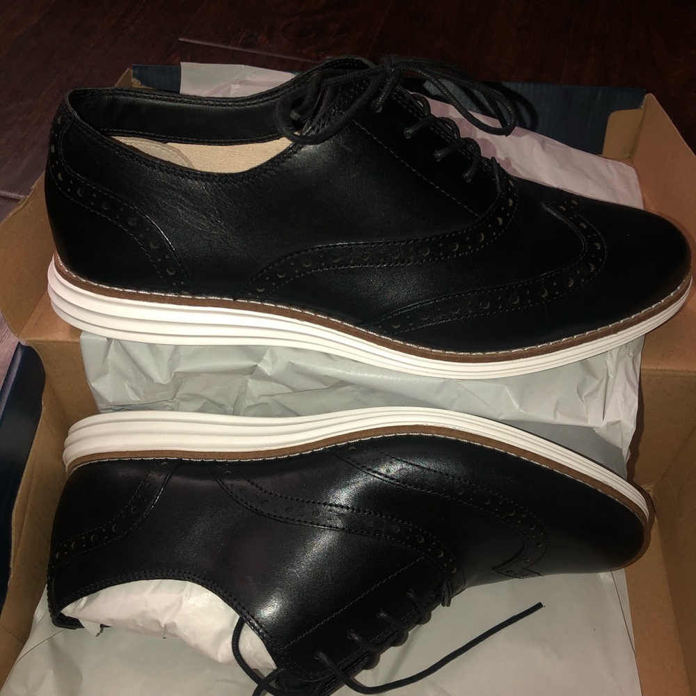 Cole Haan original grand black size 9 BRAND NEW